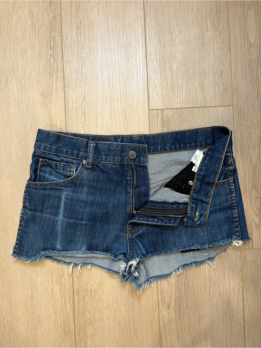CHEAP MONDAY Cutoff Jean Booty Shorts - FREE SHIPPING on Bundles $95+ - Picture 2 of 9